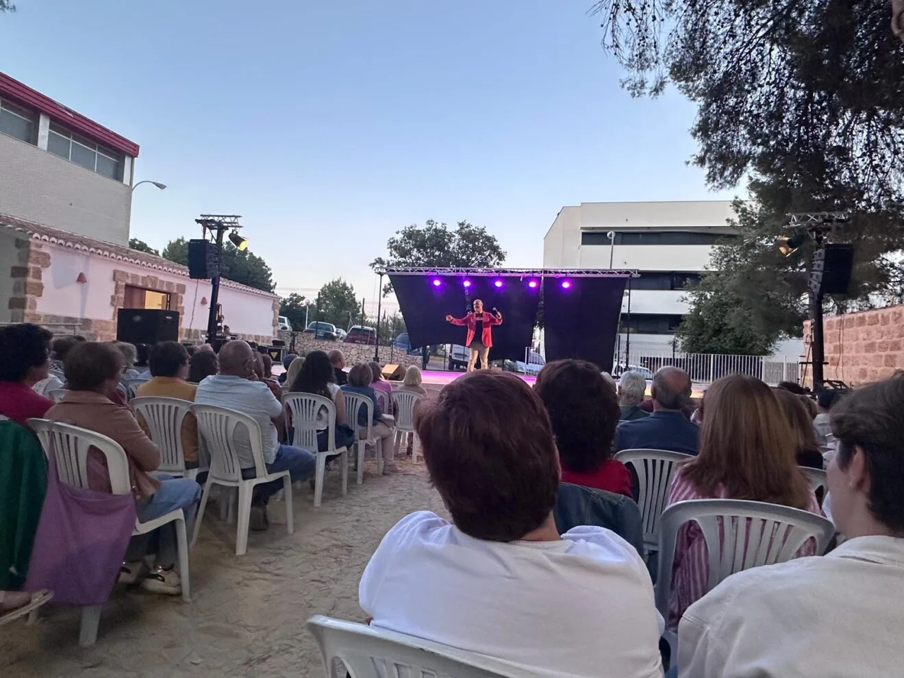 Óscar Tramoyeres en el cierre del ciclo de Dijous de Comèdia