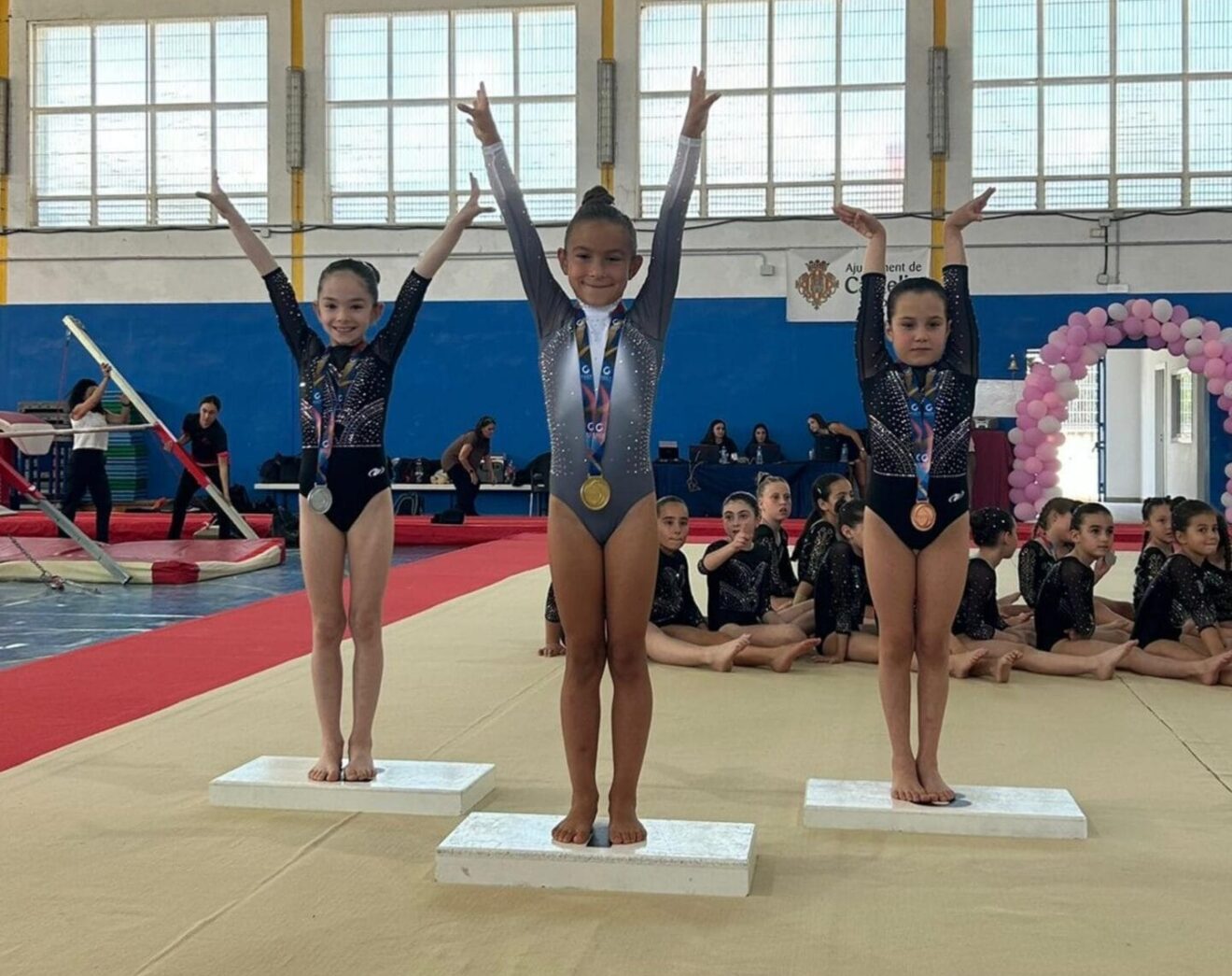 Podio de gimnastas del Club Deportivo Montgo en Castellón