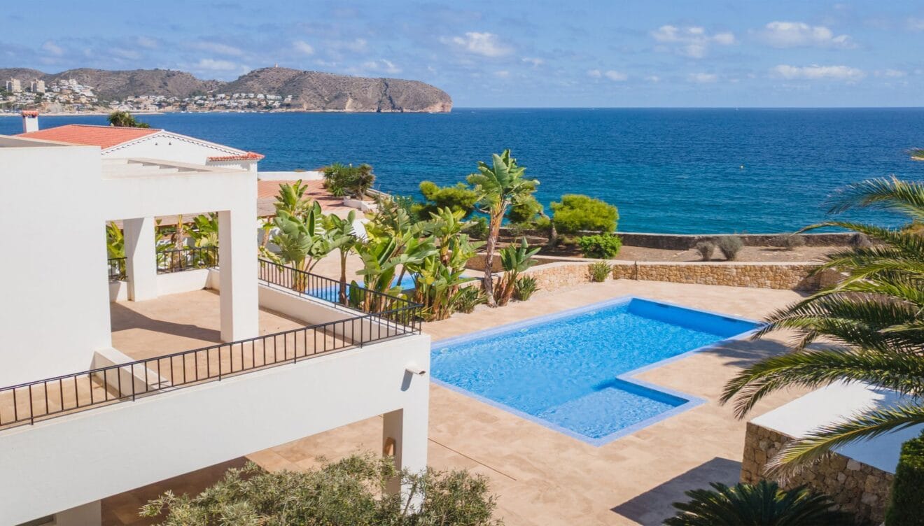 VILLA ANDRAGO · RESIDENCIA DE LUJO FRENTE AL MAR EN ANDRAGO ALGAS, MORAIRA
