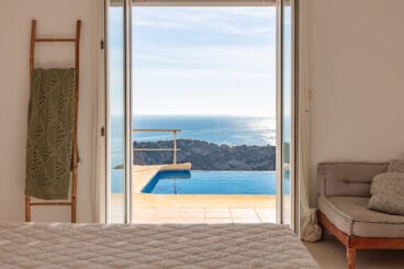 VILLA HORIZONTE INFINITO – PRIMERA LÍNEA SOBRE EL MAR MEDITERRÁNEO EN CALA AMBOLO JAVEA www.costa-houses.com 6