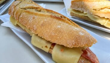 Almuerzos con ingredientes frescos y embutidos artesanos en Xàbia