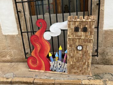 Calles engalanadas en Fogueres Xàbia 2026 (10)