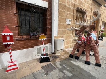 Calles engalanadas en Fogueres Xàbia 2026 (28)