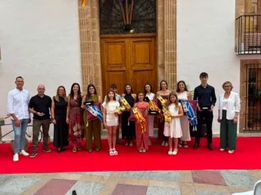 Cargos festeros, autoridades y el premio de honor