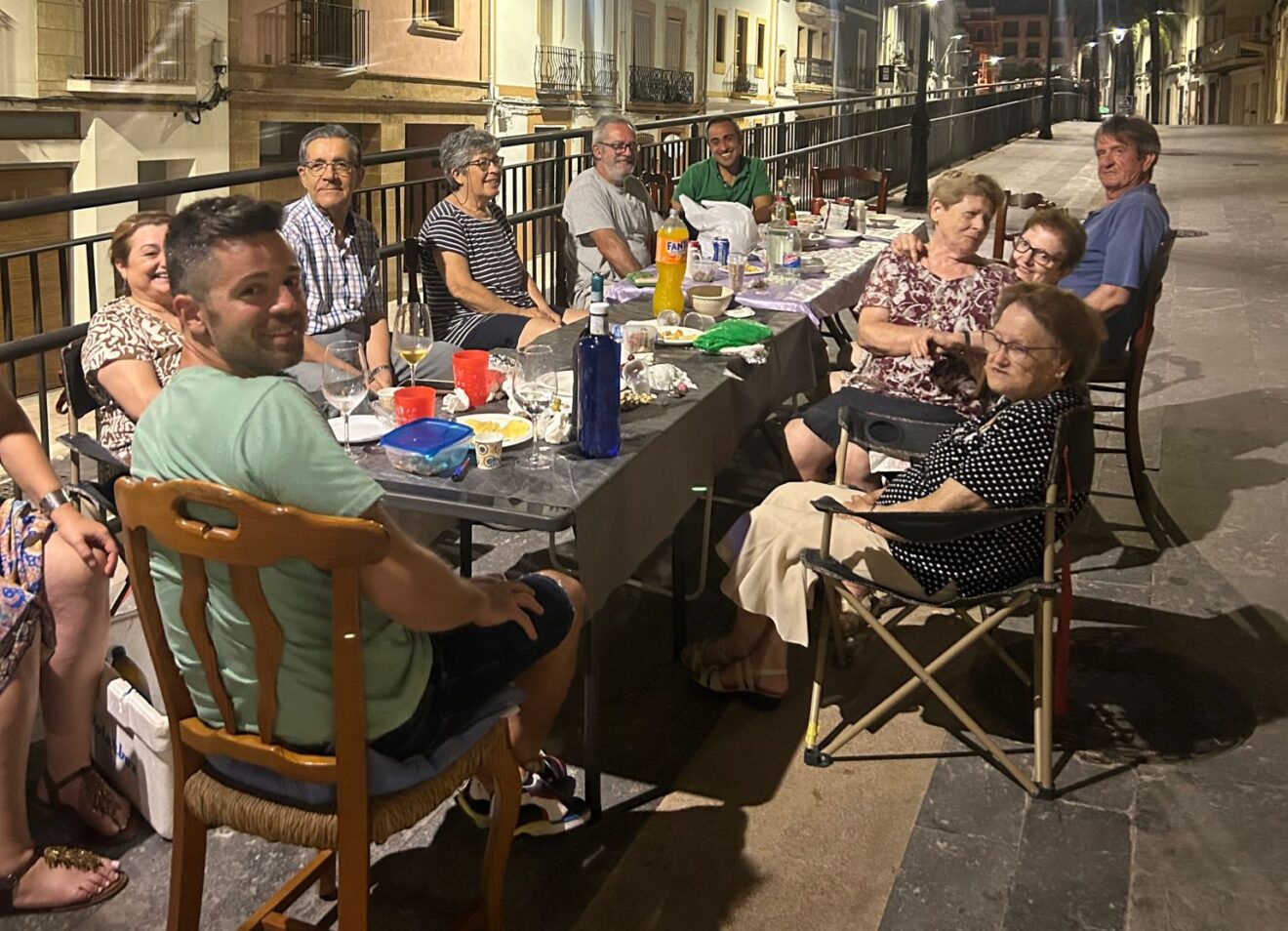 Cena vecinal por Sant Pere