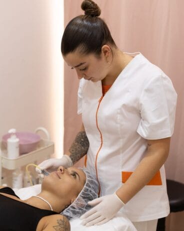 Centro médico de referencia en salud cutánea y estética corporal para resultados seguros