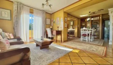 Comodidad y espacio en una villa de seis dormitorios dobles