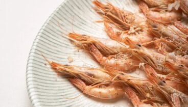 Cocina mediterránea con producto local de temporada en un entorno único en la costa