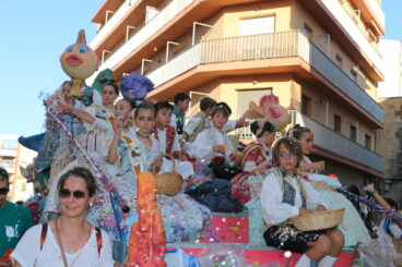 Desfile de Carrozas Fogueres Xàbia 2026 (76)