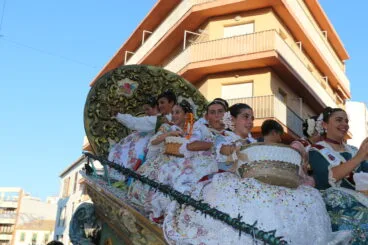Desfile de Carrozas Fogueres Xàbia 2026 (98)