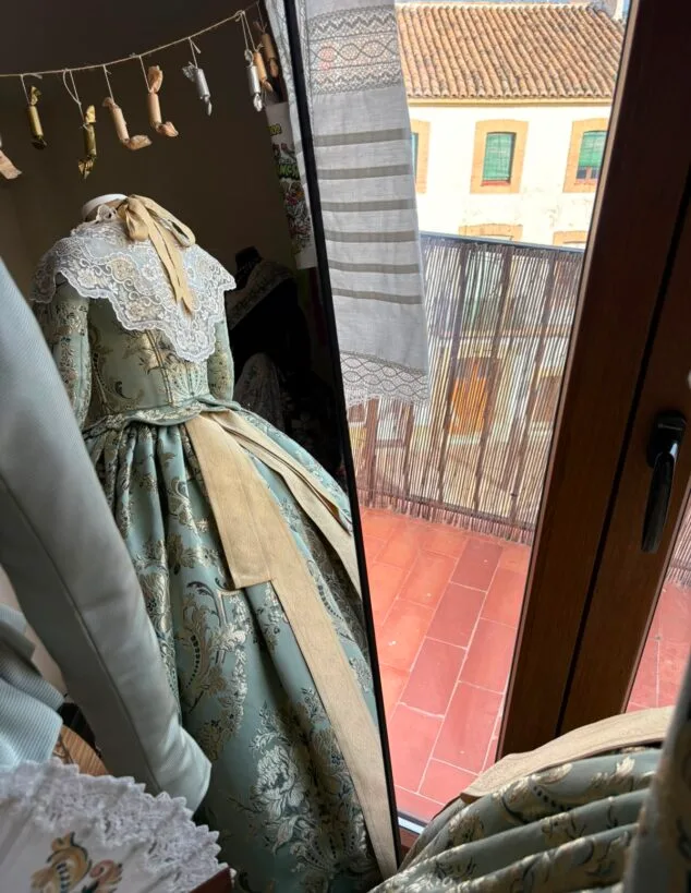Imagen: Detalle de su traje de xabiera