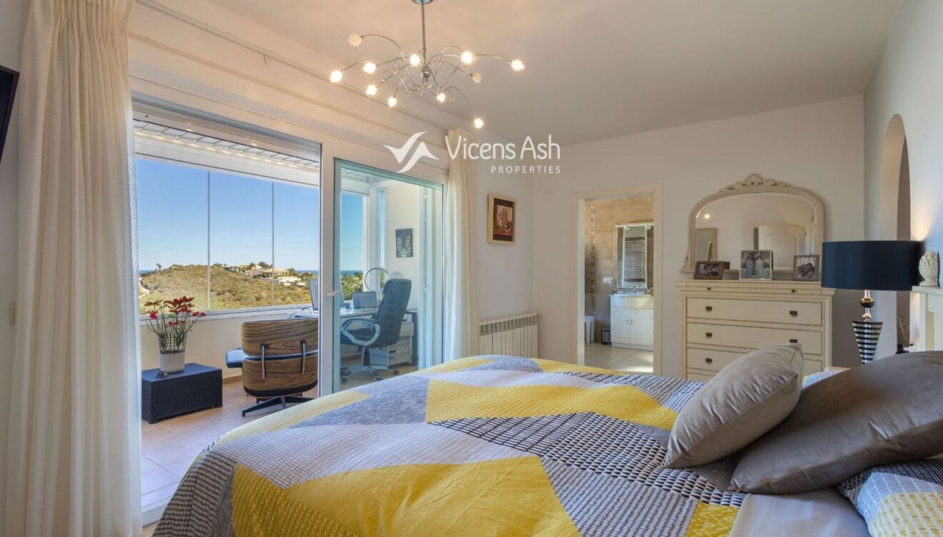 Dormitorio ámplio con vistas