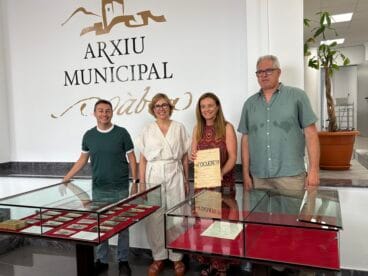 El CAM entrega la partitura de Fogueres al Arxiu Municipal de Xàbia (11)