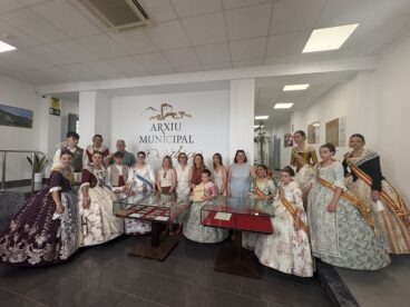 El CAM entrega la partitura de Fogueres al Arxiu Municipal de Xàbia (17)