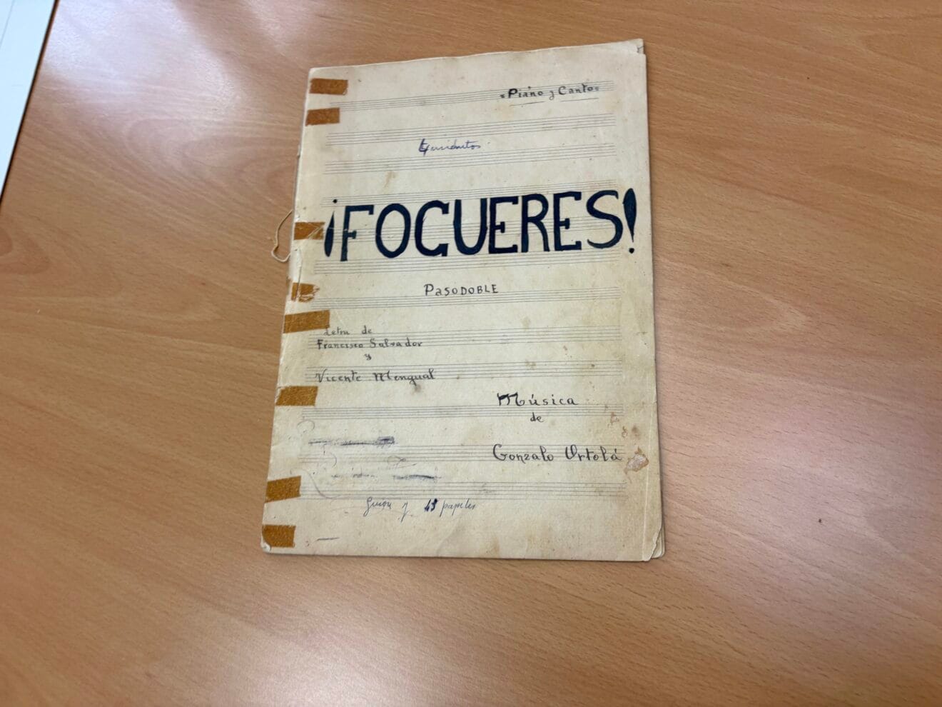 El CAM entrega la partitura de Fogueres al Arxiu Municipal de Xàbia