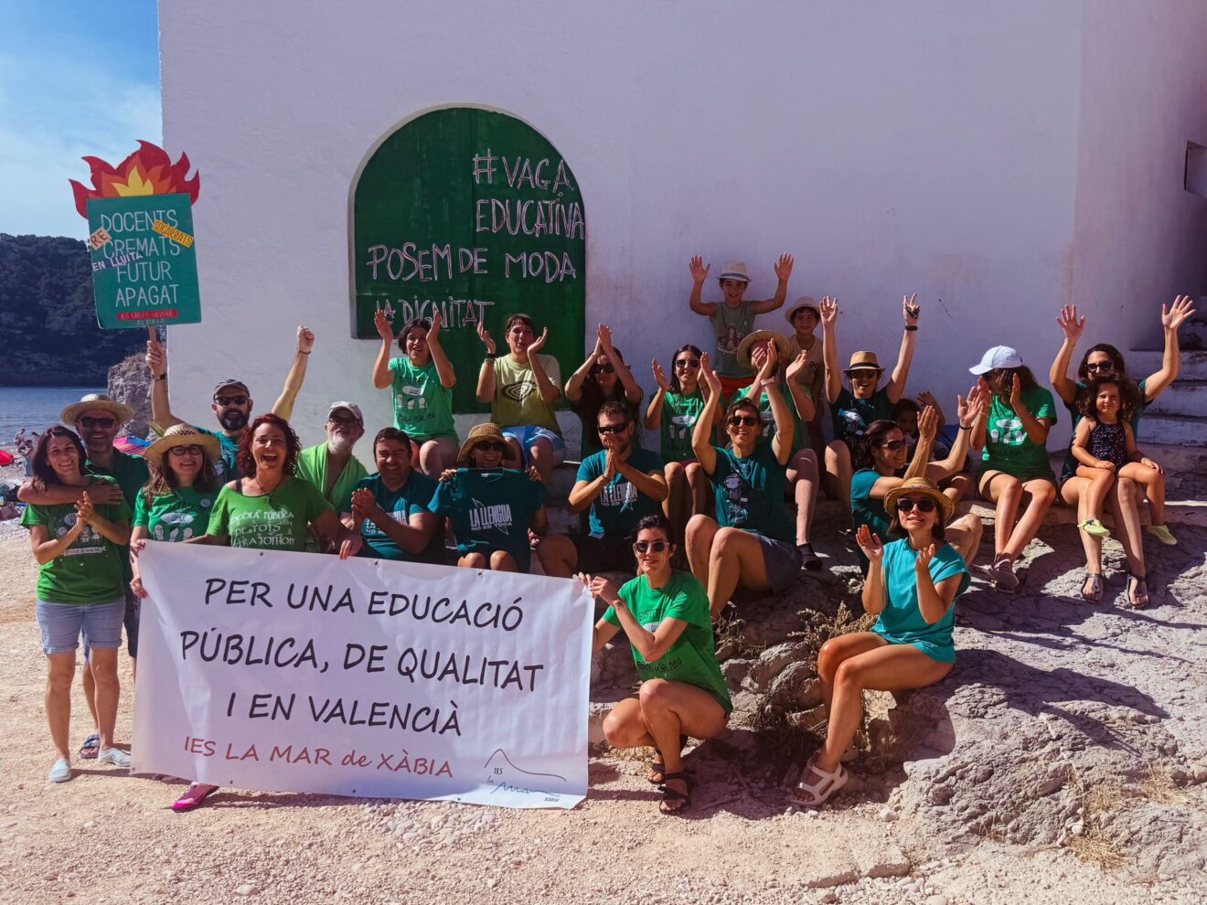 Familias y docentes en defensa de la educación pública
