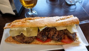 Gastronomía local y embutidos de proximidad en Cafetería L’Encant