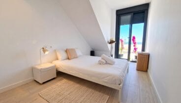 Habitación individual iluminada y con vistas