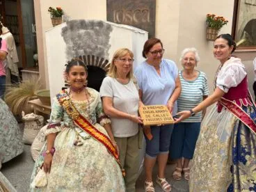 Pasacalle de visita a las calles engalanadas