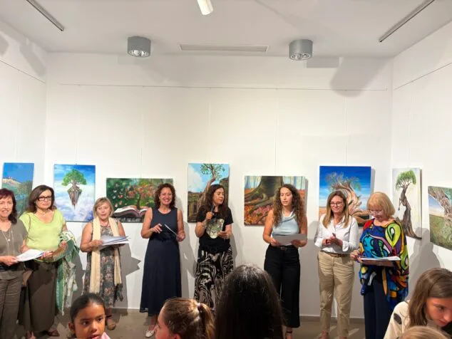 Imagen: Inauguración de la exposición de la Escola de Pintura Xàbia