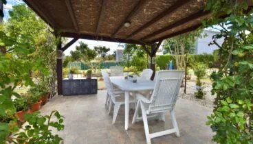Jardín privado de fácil mantenimiento en una zona muy demandada