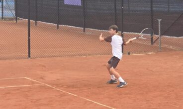 Luca Barclay en el Tennis Europe Junior Tour de Finlandia