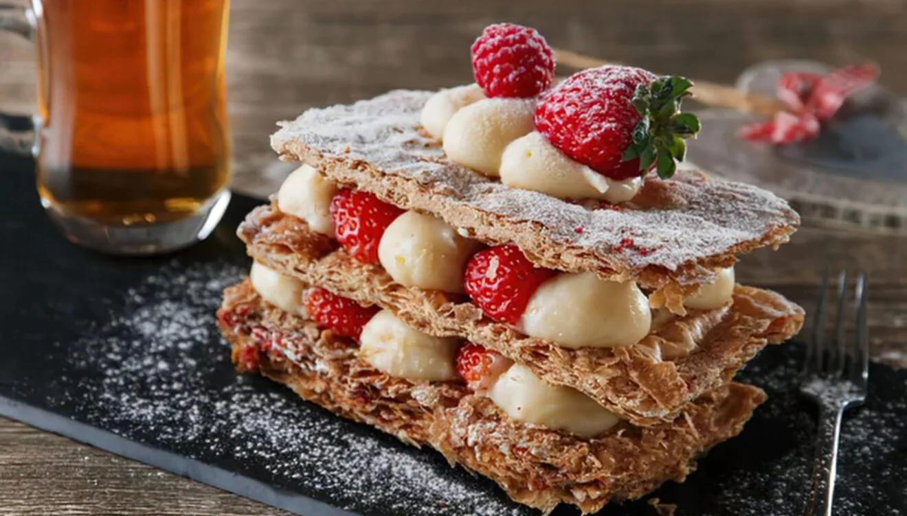Milhojas de Crema y Hojaldre