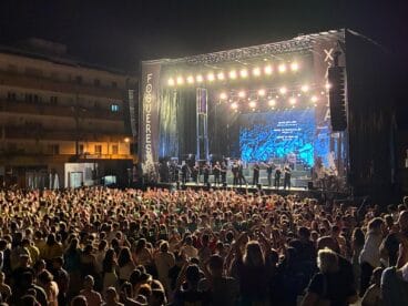 Ocho mil personas disfrutaron del concierto de la Fúmiga en Xàbia