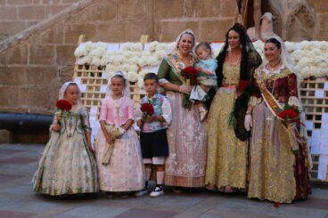 Ofrenda de flores a Sant Joan – Fogueres Xàbia 2026 (130)