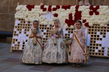 Ofrenda de flores a Sant Joan – Fogueres Xàbia 2026 (142)
