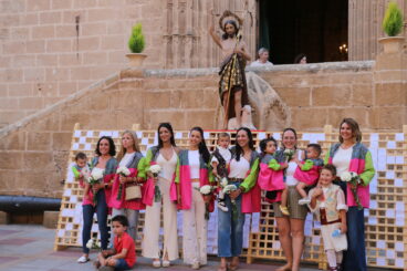 Ofrenda de flores a Sant Joan – Fogueres Xàbia 2026 (96)
