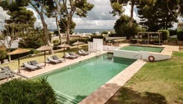 Piscina con vistas y tranquilidad