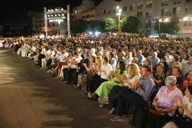 Imagen: Púbico en la proclamación de Quintà 2026, Regina i dames