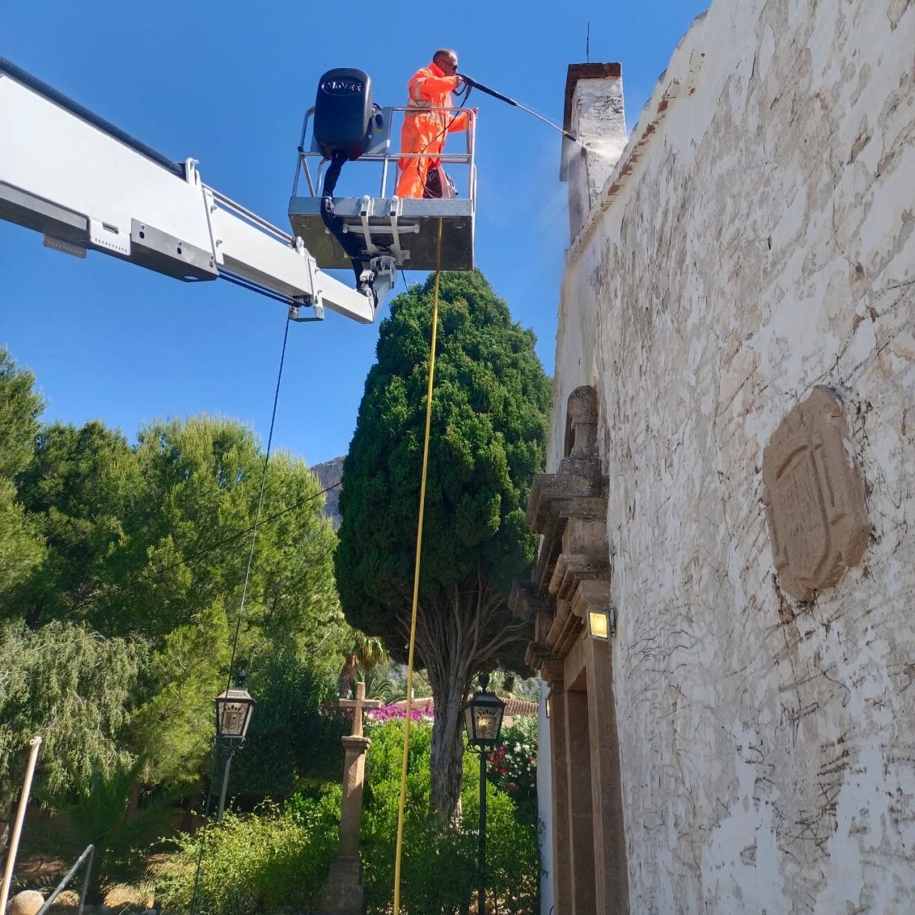 Trabajos de mantenimiento en la Ermita del Pòpul