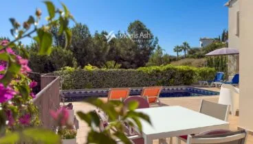 Villa rodeada de naturaleza