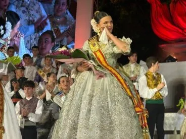 Sofía Buigues, regina de Les Fogueres de Sant Joan 2026