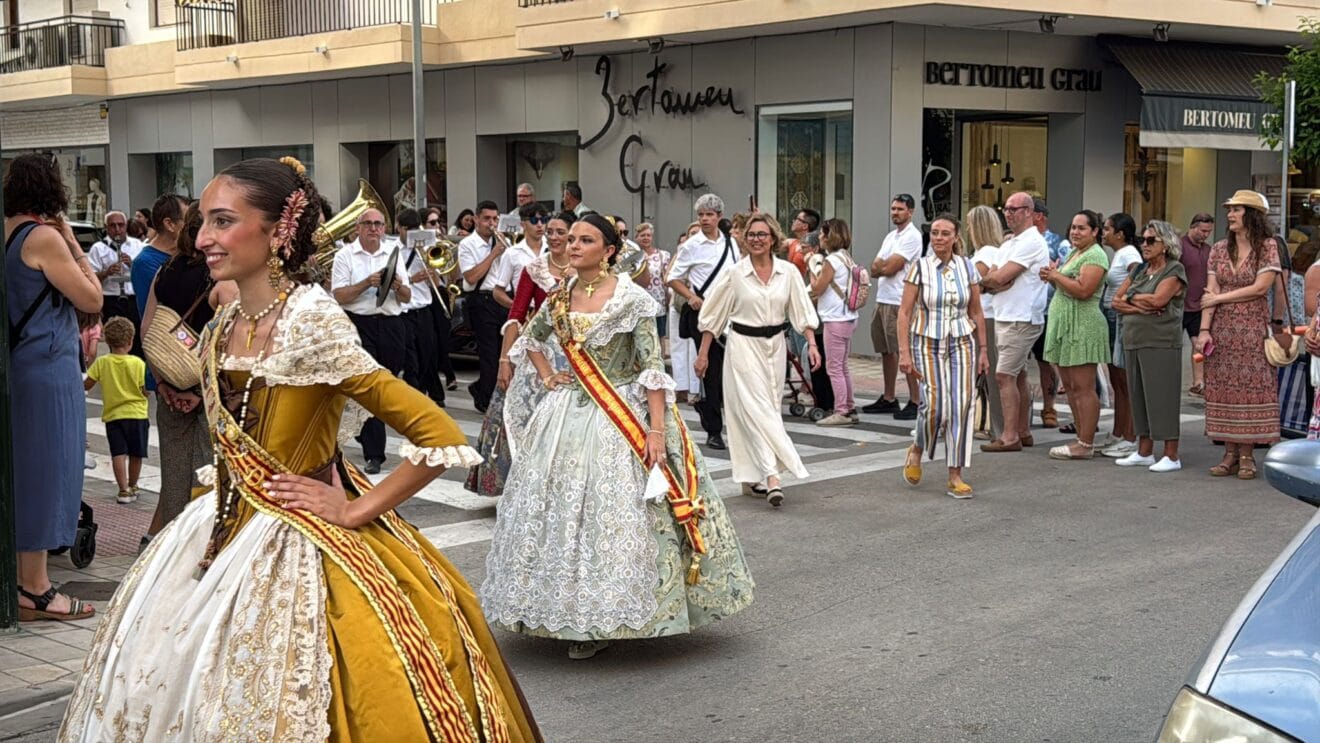 Pasacalle de Sectores. Visita al Puerto