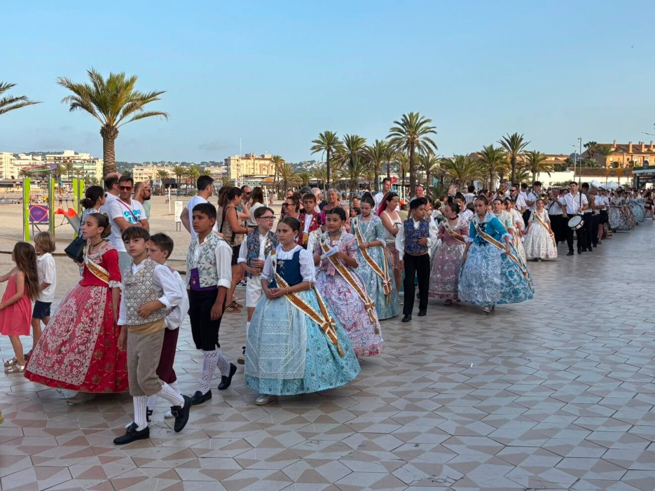 Pasacalle de Sectores. Visita al Arenal