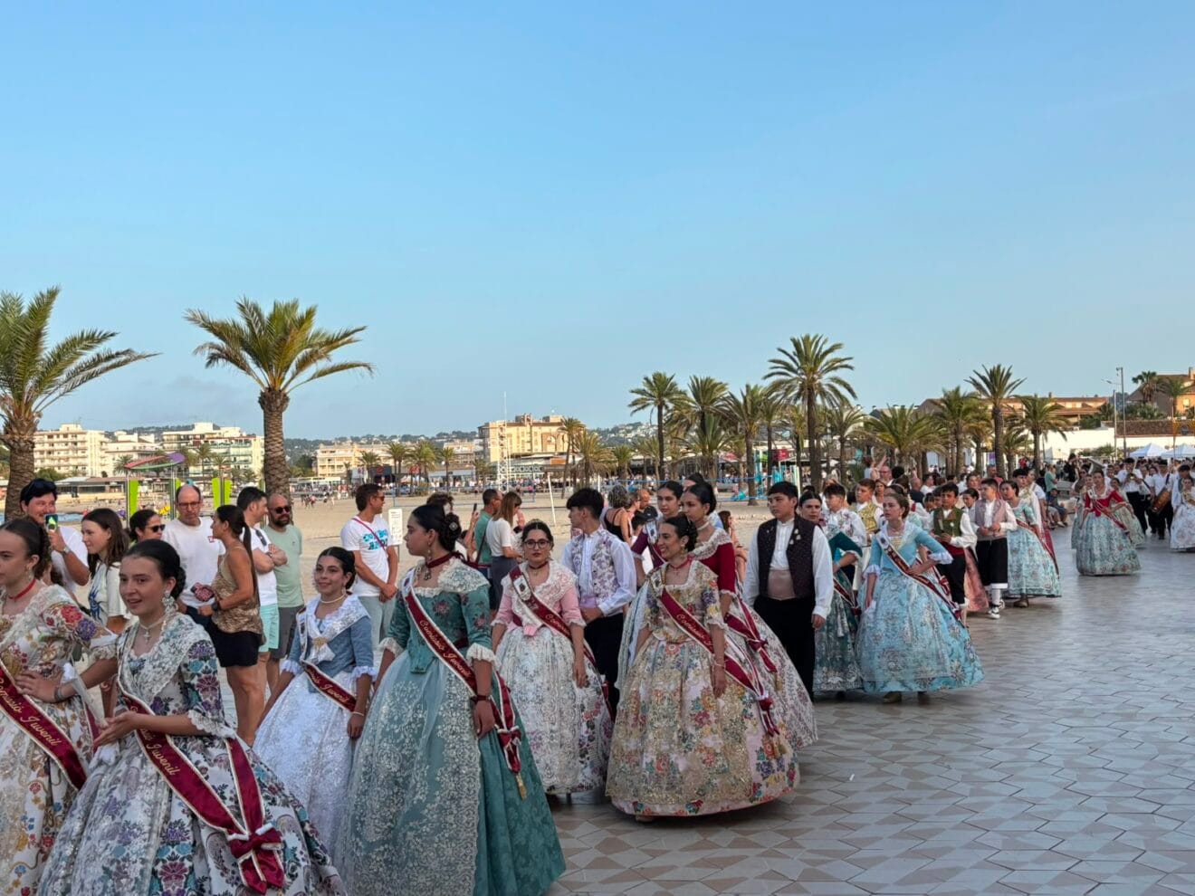 Pasacalle de Sectores. Visita al Arenal