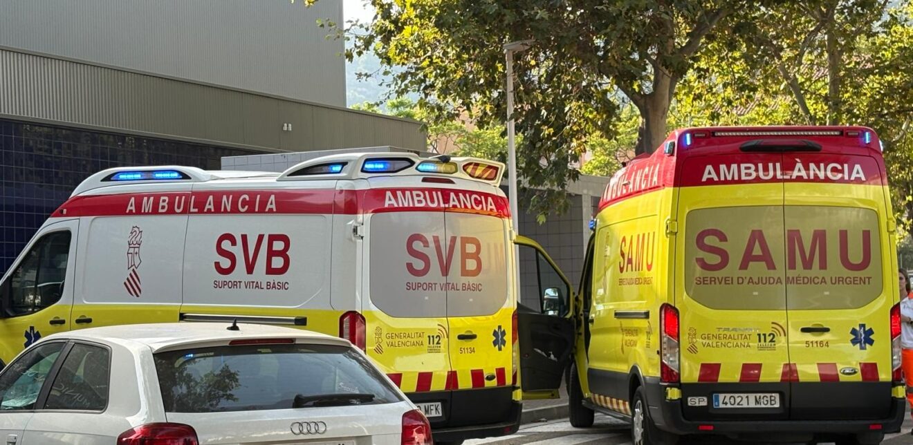 Ambulancias en una foto de archivo