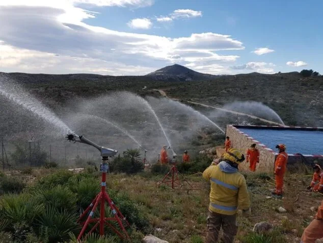 Imagen: Cañones de agua Sideinfo en Xàbia | Foto de archivo