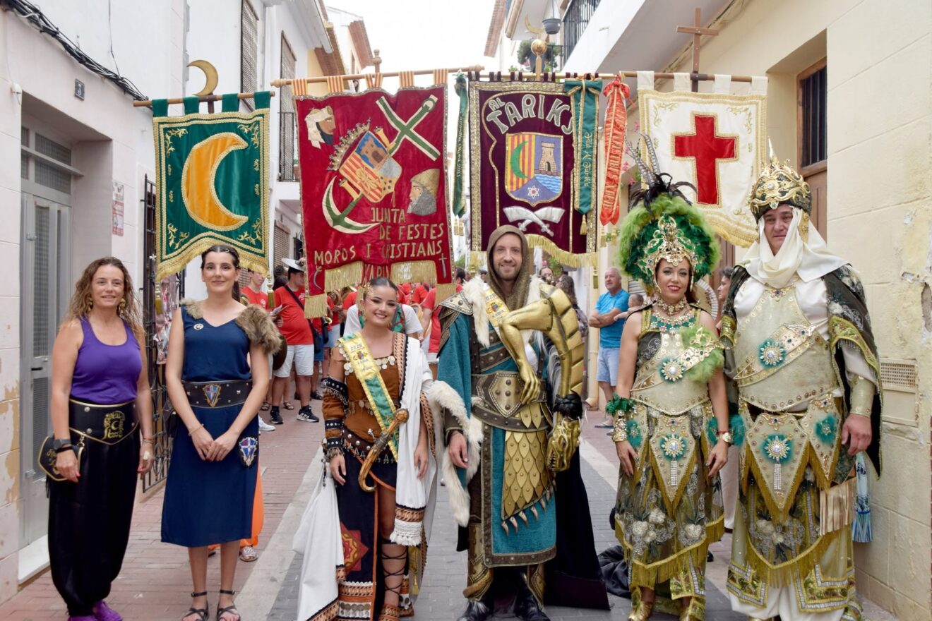 Cargos de las Fiestas de Moros i Cristians Xàbia 2026 y autoridades | Foto A.M. - Junta MiC