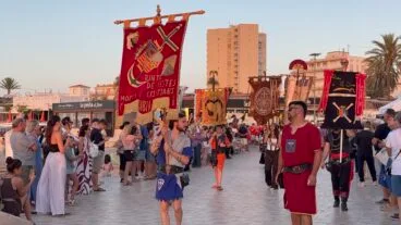 Desfile informal de Moros i Cristians en el Arenal de Xàbia 2026 (1)