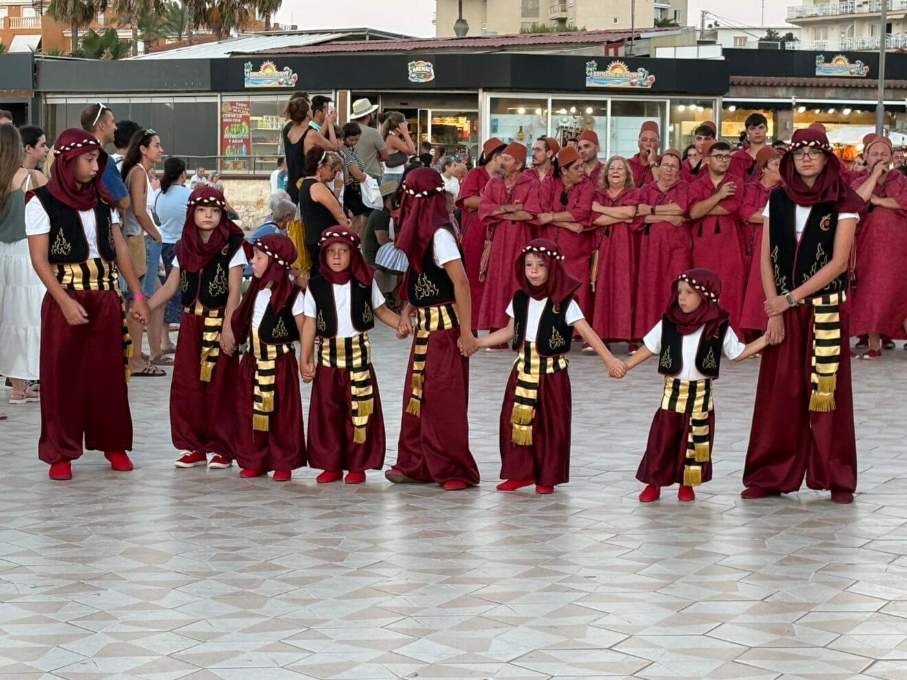 Desfile informal de Moros i Cristians en el Arenal de Xàbia 2026 (39)