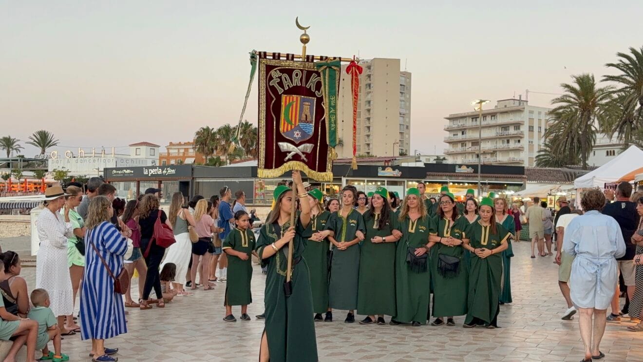 Desfile informal de Moros i Cristians en el Arenal de Xàbia 2026 (48)