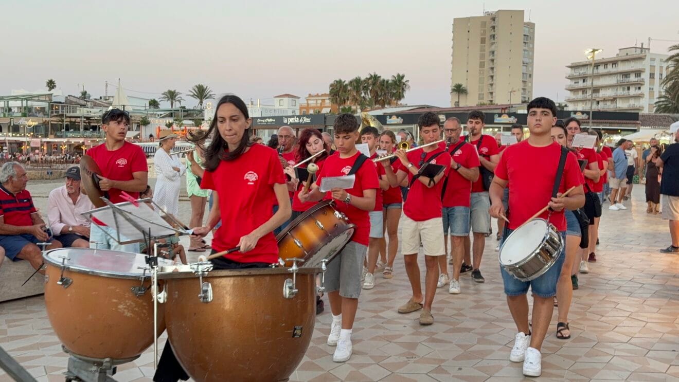 Desfile informal de Moros i Cristians en el Arenal de Xàbia 2026 (54)