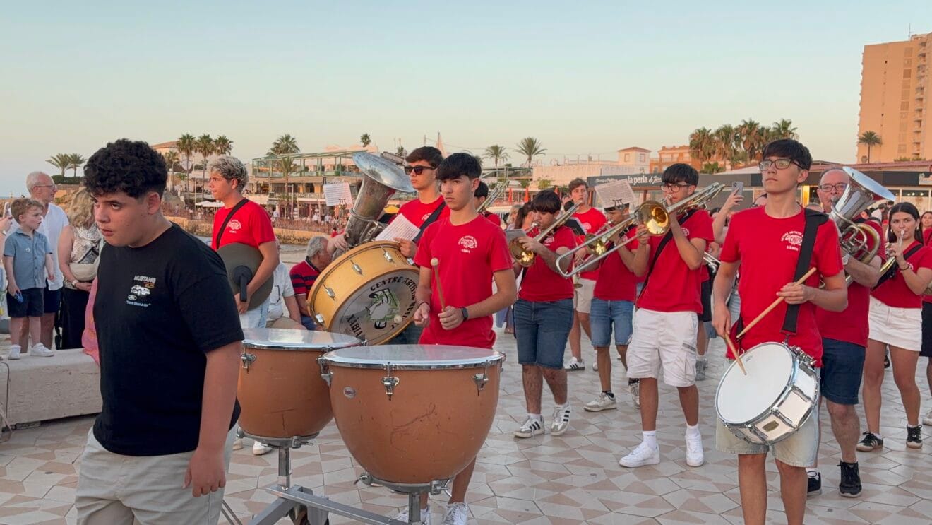 Desfile informal de Moros i Cristians en el Arenal de Xàbia 2026 (8)