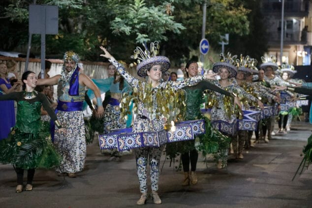 Imagen: Ballet Zellige de la compañía Gawazi de Alcoy en el desfile