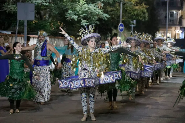 Imagen: Ballet Zellige de la compañía Gawazi de Alcoy en el desfile