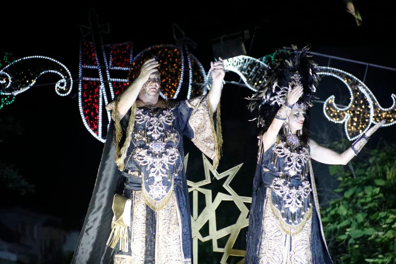 Ángel Mestre y Victoria Hernández, capitanes Al-Tarik's en el Desfile Moros i Cristians Xàbia 2026